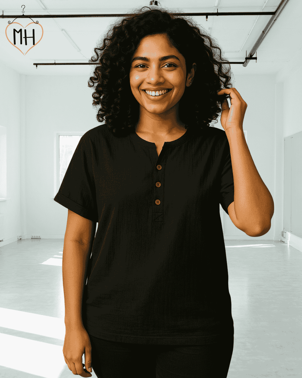 Unisex Organic Cotton Muslin T-Shirt – 100% Double Gauze, Loose Fit, Breathable black Tee