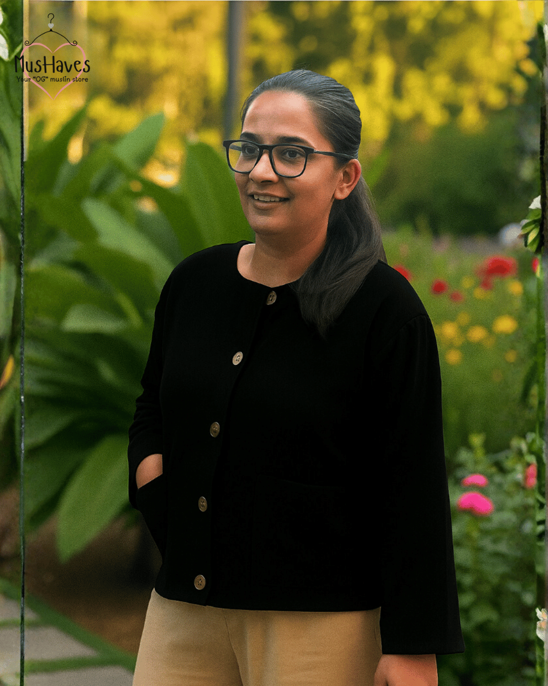 Premium Muslin Jacket | Women | 100% Organic Cotton | Mulmul | 4-Layer | 6-Layers | Reversible | Round Neck | 10°C to 25°C | Charcoal Black + Pearl White